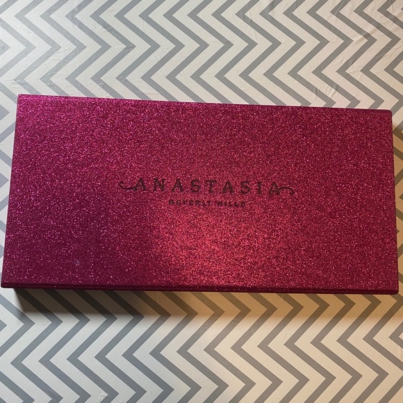 Limited edition Anastasia lipstick set - Picture 8 of 13